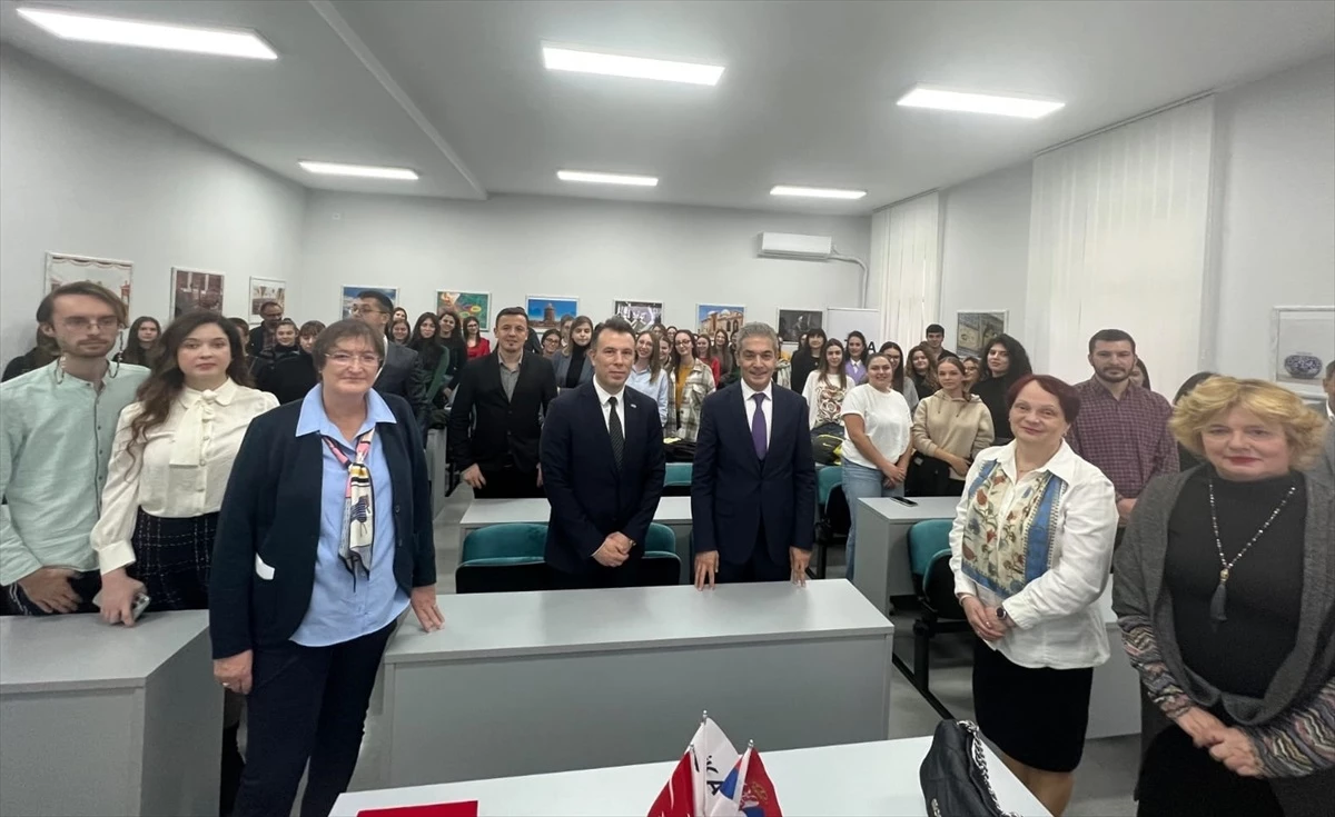 TİKA, Belgrad Üniversitesi\'nde Türkçe derslerinin verildiği sınıfı yeniledi