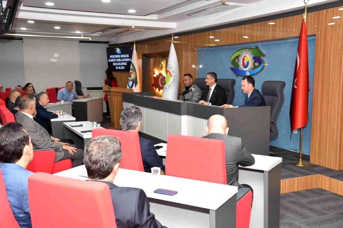 Karabük Valisi Mustafa Yavuz, Ticaret ve Sanayi Odası Toplantısına Katıldı