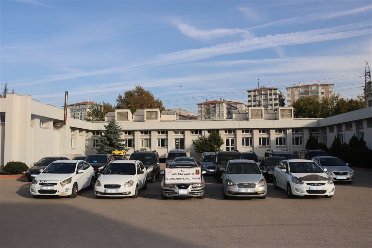 Ankara\'da düzensiz göçmen kaçakçılığı operasyonunda 5 kişi tutuklandı