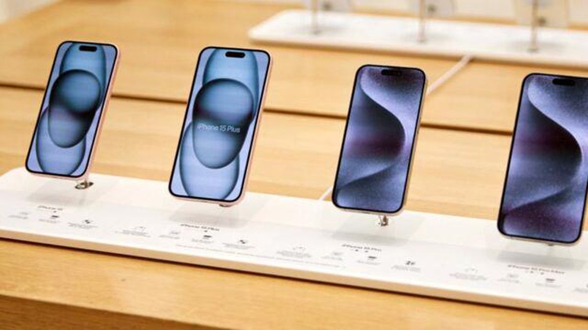 Apple, Yanlışlıkla Bir Müşteriye 60 Tane iPhone 15 Pro Max Gönderdi