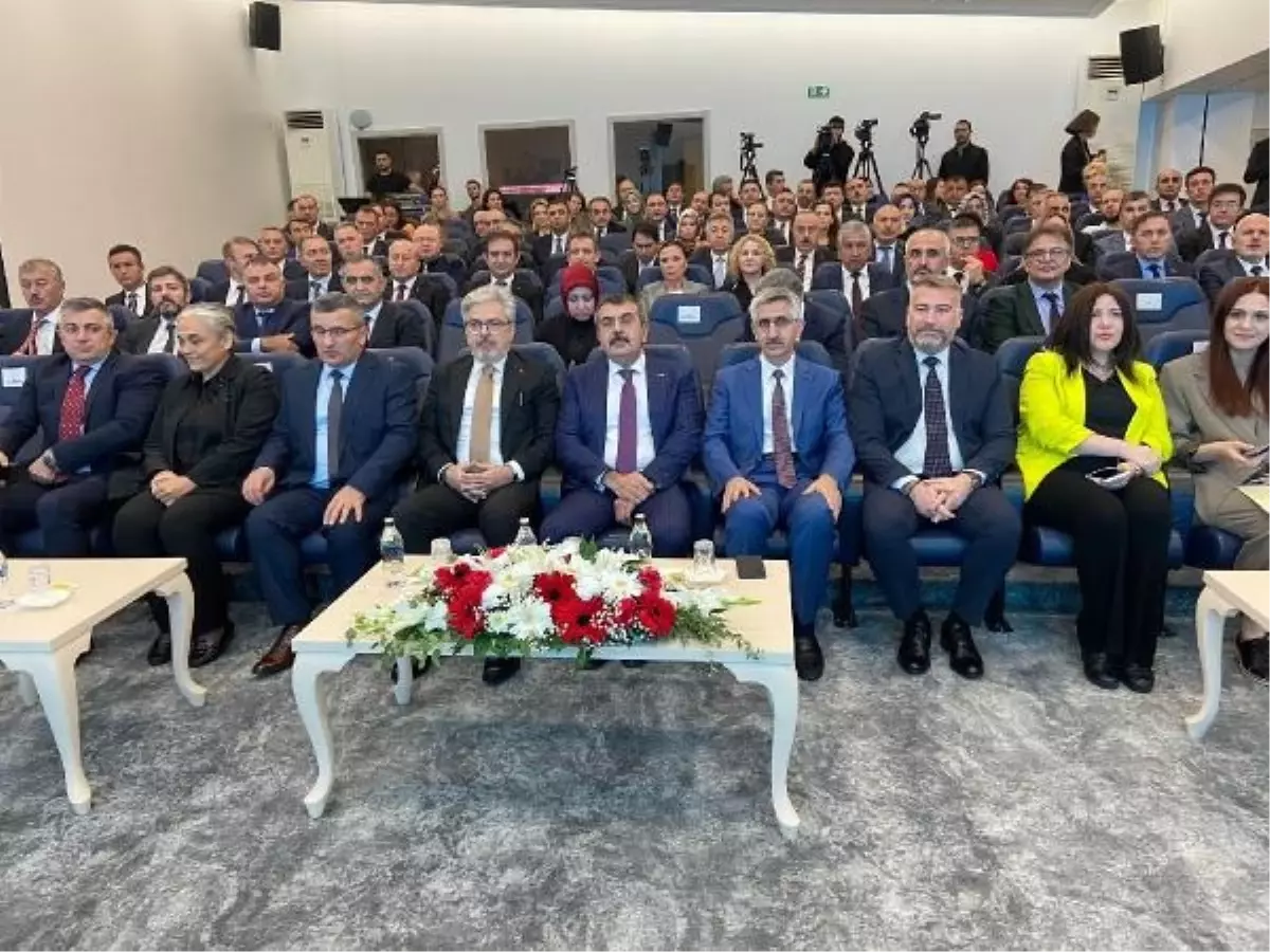 Milli Eğitim Bakanı Yusuf Tekin, \'Dilimizin Zenginlikleri Projesi\'ni Tanıttı