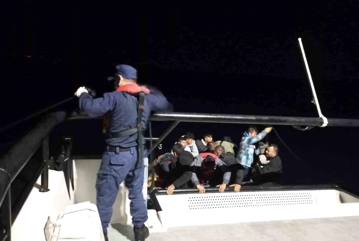 Çanakkale\'de Sahil Güvenlik operasyonunda 92 kaçak göçmen yakalandı