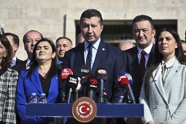 Kılıçdaroğlu mu Özel mi? Kurultay öncesi bir araya gelen 95 vekil kararını açıkladı Kılıçdaroğlu mu Özel mi? Kurultay öncesi bir araya gelen 95 vekil kararını açıkladı