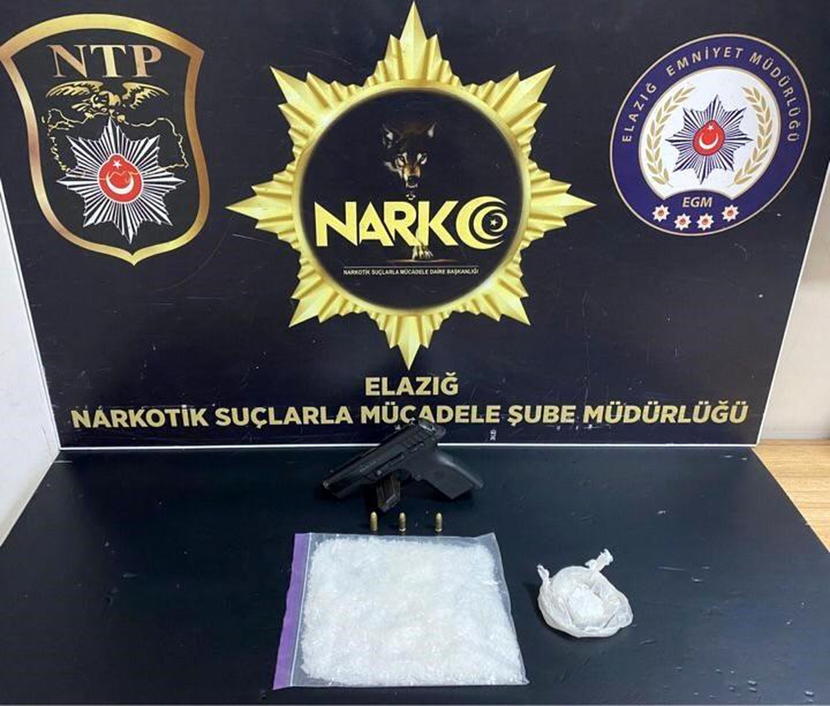 Elazığ\'da Uyuşturucu Operasyonu: 300 Gram Kokain ve 190 Gram Metamfetamin Ele Geçirildi
