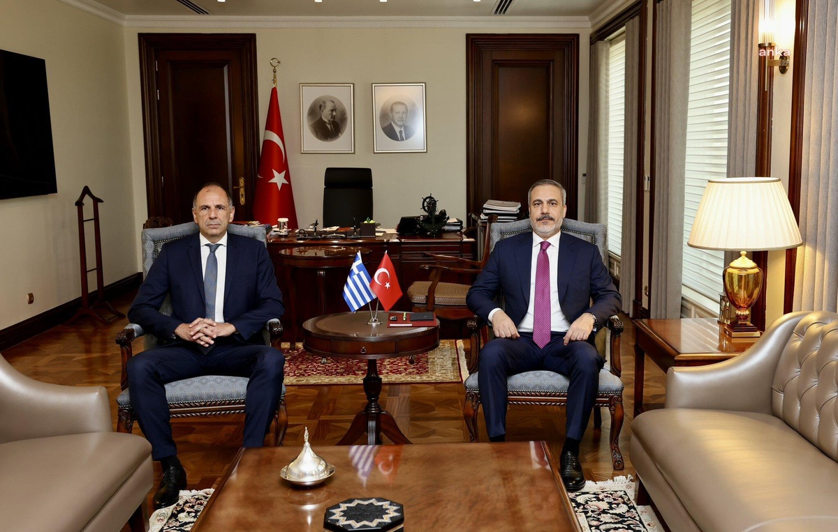 Dışişleri Bakanı Hakan Fidan, Yunanistan Dışişleri Bakanı ile telefon görüşmesi yaptı