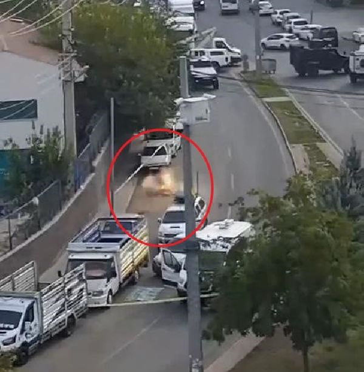 Diyarbakır'da Şüpheli Valiz Fünyeyle Patlatıldı: İçinden Kıyafet Çıktı