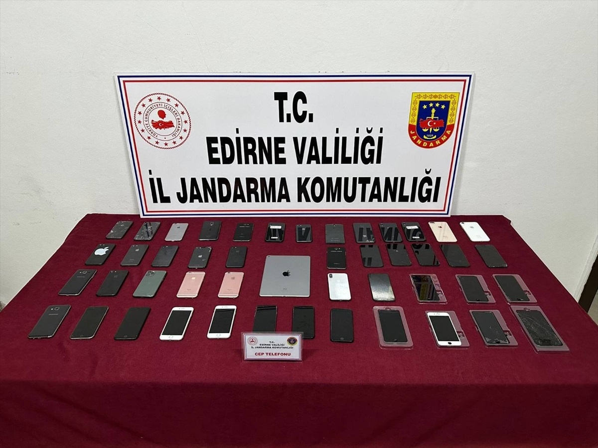 Edirne\'de Kaçak Elektronik Eşya Operasyonu