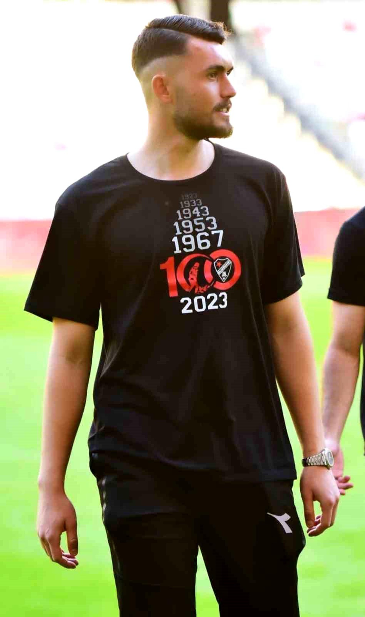 Elazığspor Store\'dan Cumhuriyetin 100. Yılına Özel Tasarlanan Tişörtlere Büyük İlgi