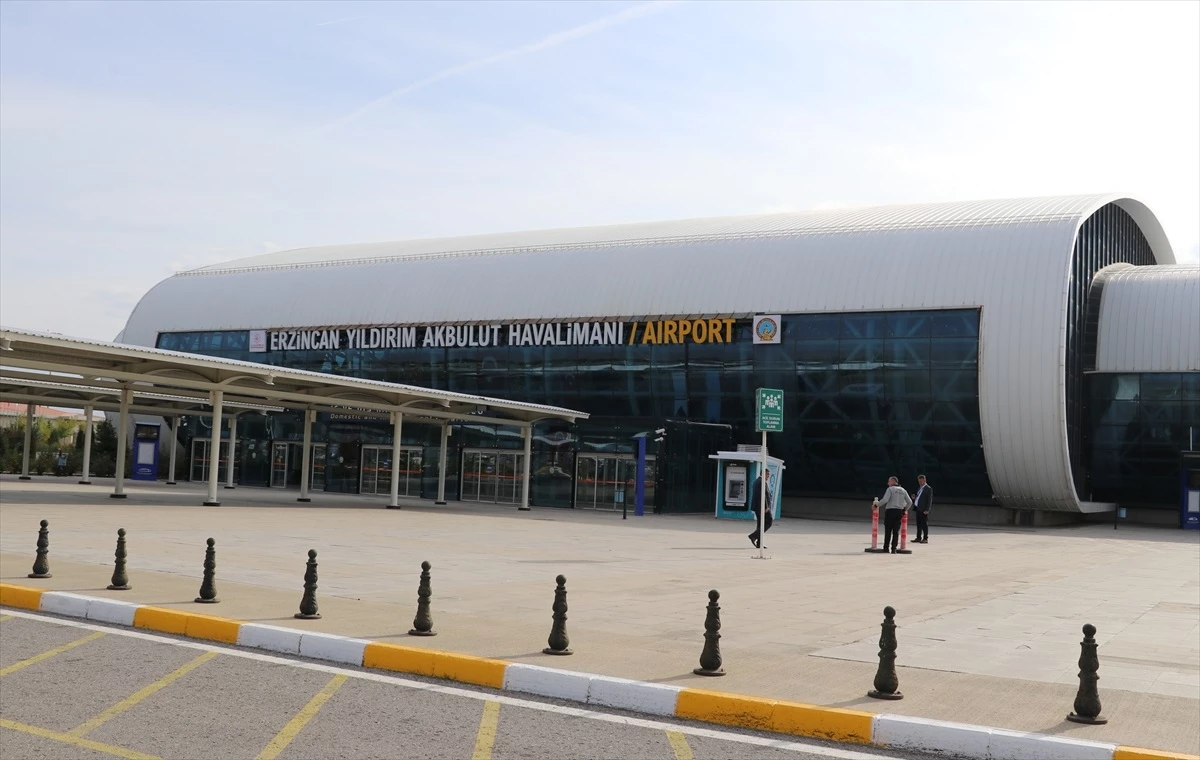 Erzincan Yıldırım Akbulut Havalimanı\'nda Deprem Tatbikatı Gerçekleştirildi