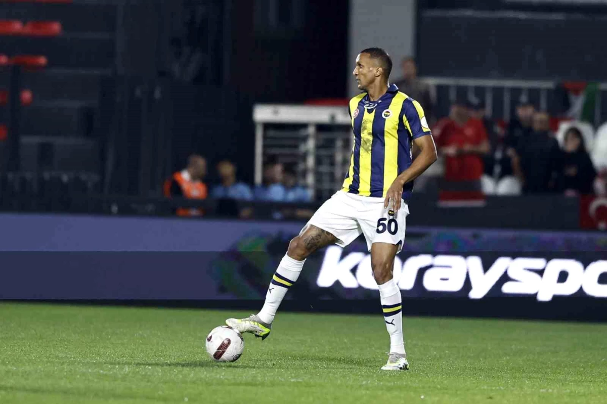 Fenerbahçe\'de Stoper Bölgesinde Sakatlık Krizi