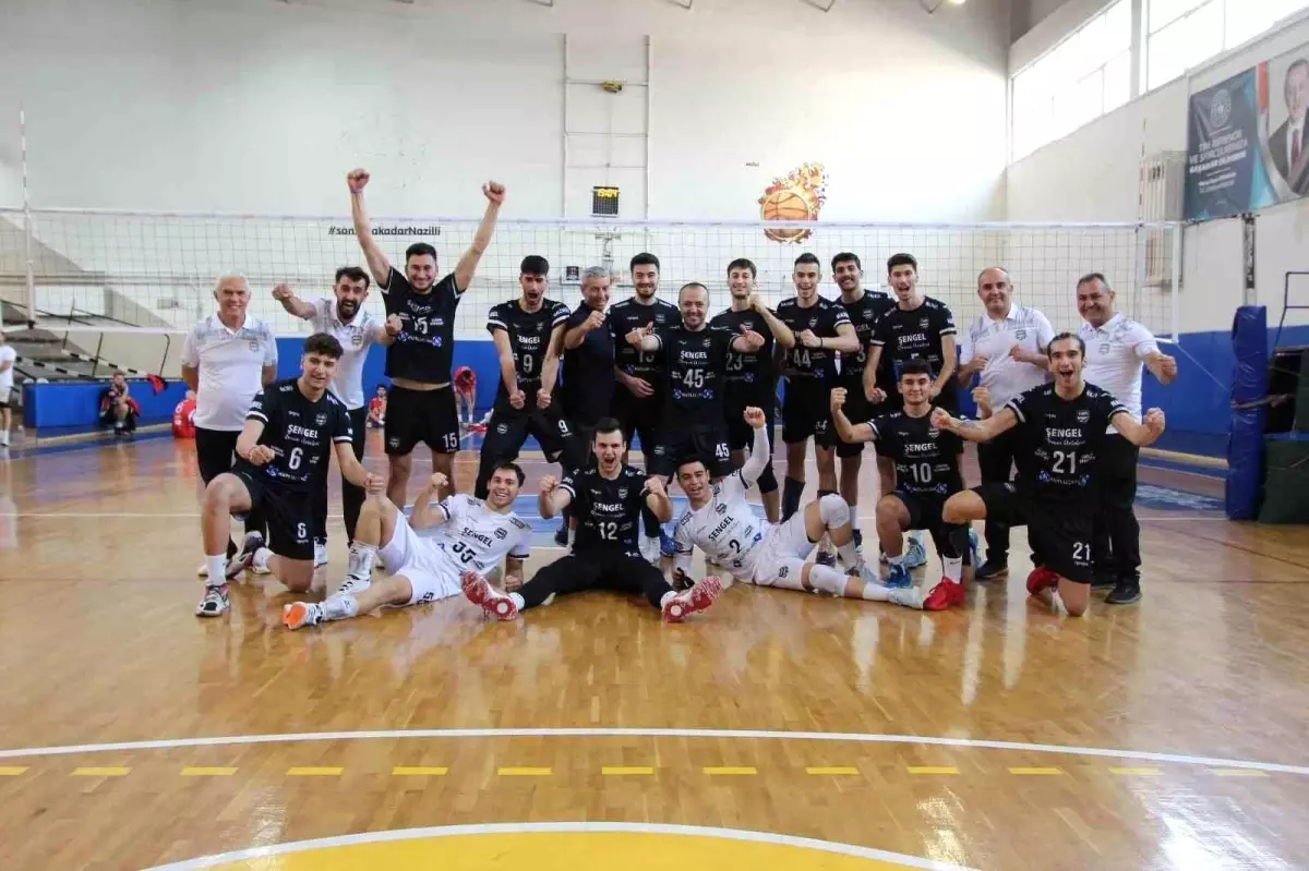 Nazilli Belediyespor Voleybol Takımı Kemal Paşa 1881 Spor\'u 3-0 Mağlup Etti