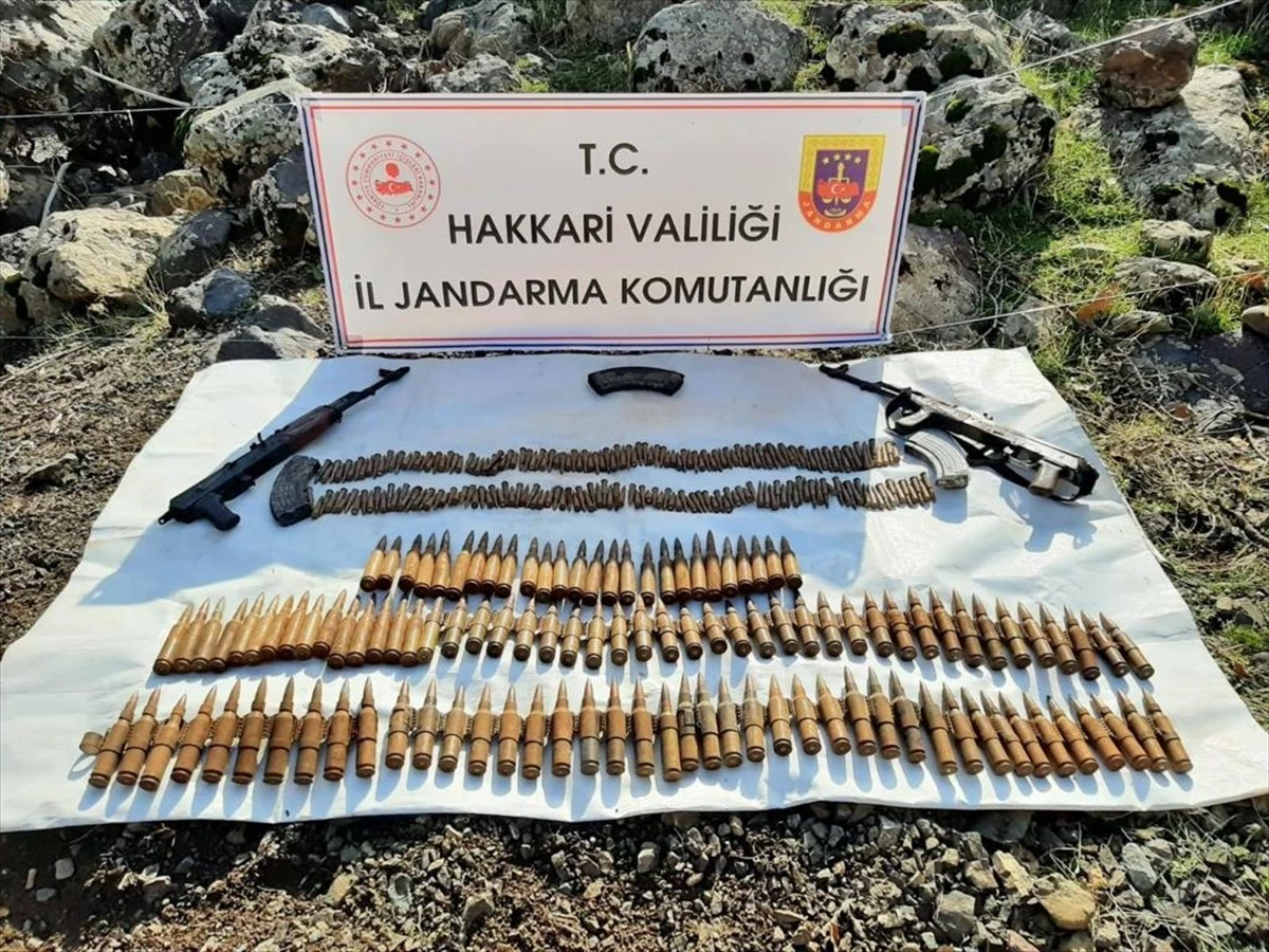 Hakkari\'de PKK\'ya ait silah ve mühimmat ele geçirildi