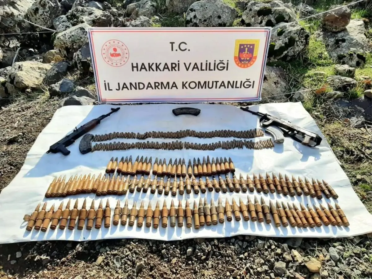 Hakkari\'de Yapılan Operasyonlarda Çok Sayıda Silah ve Mühimmat Ele Geçirildi