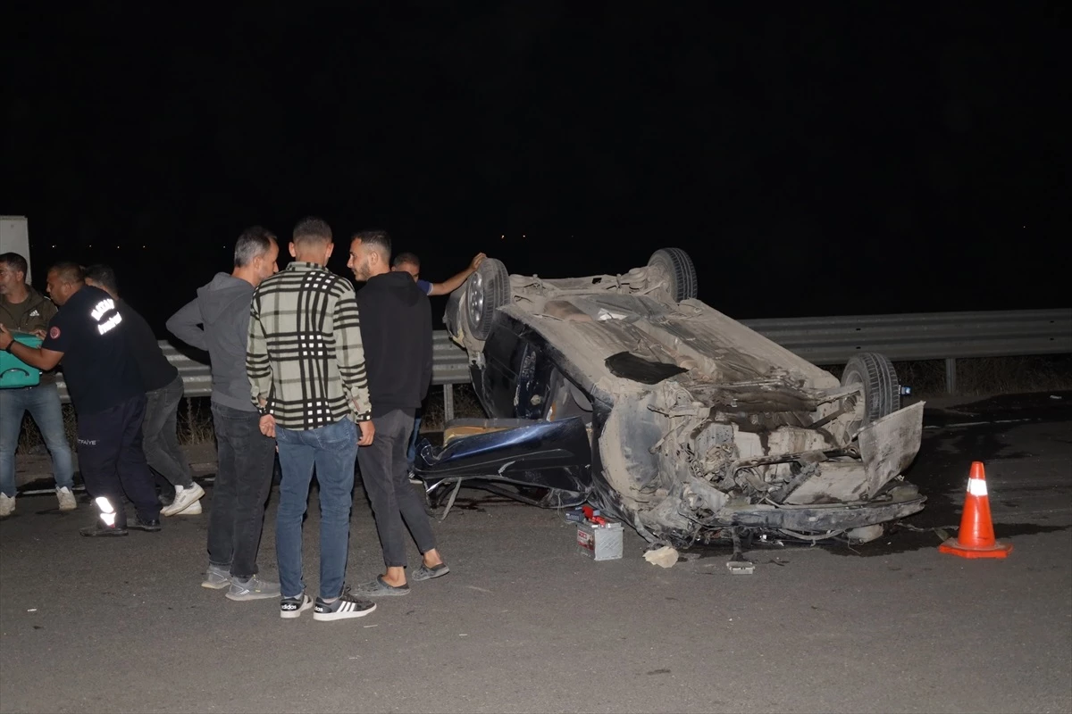 Hassa\'da Otomobil Devrildi: 1 Ölü, 1 Yaralı