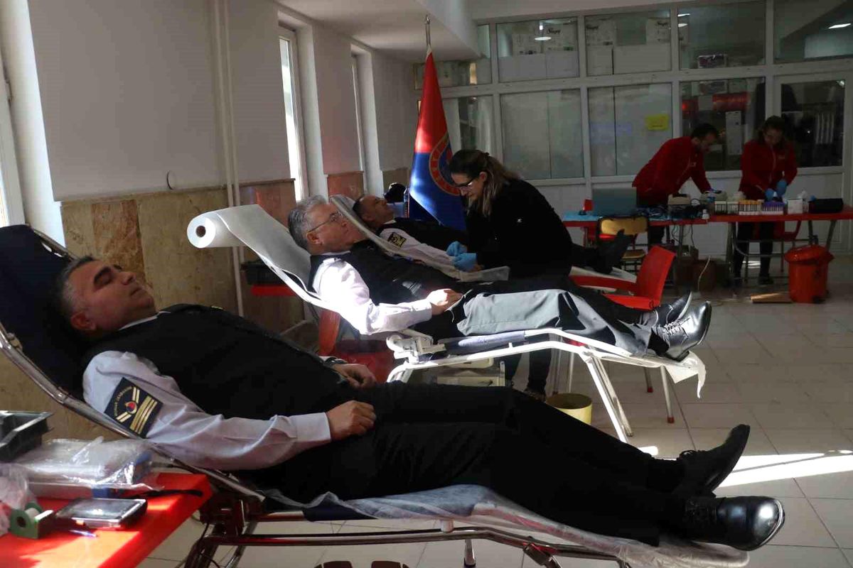 Afyonkarahisar İl Jandarma Komutanlığı\'ndan kan bağışı