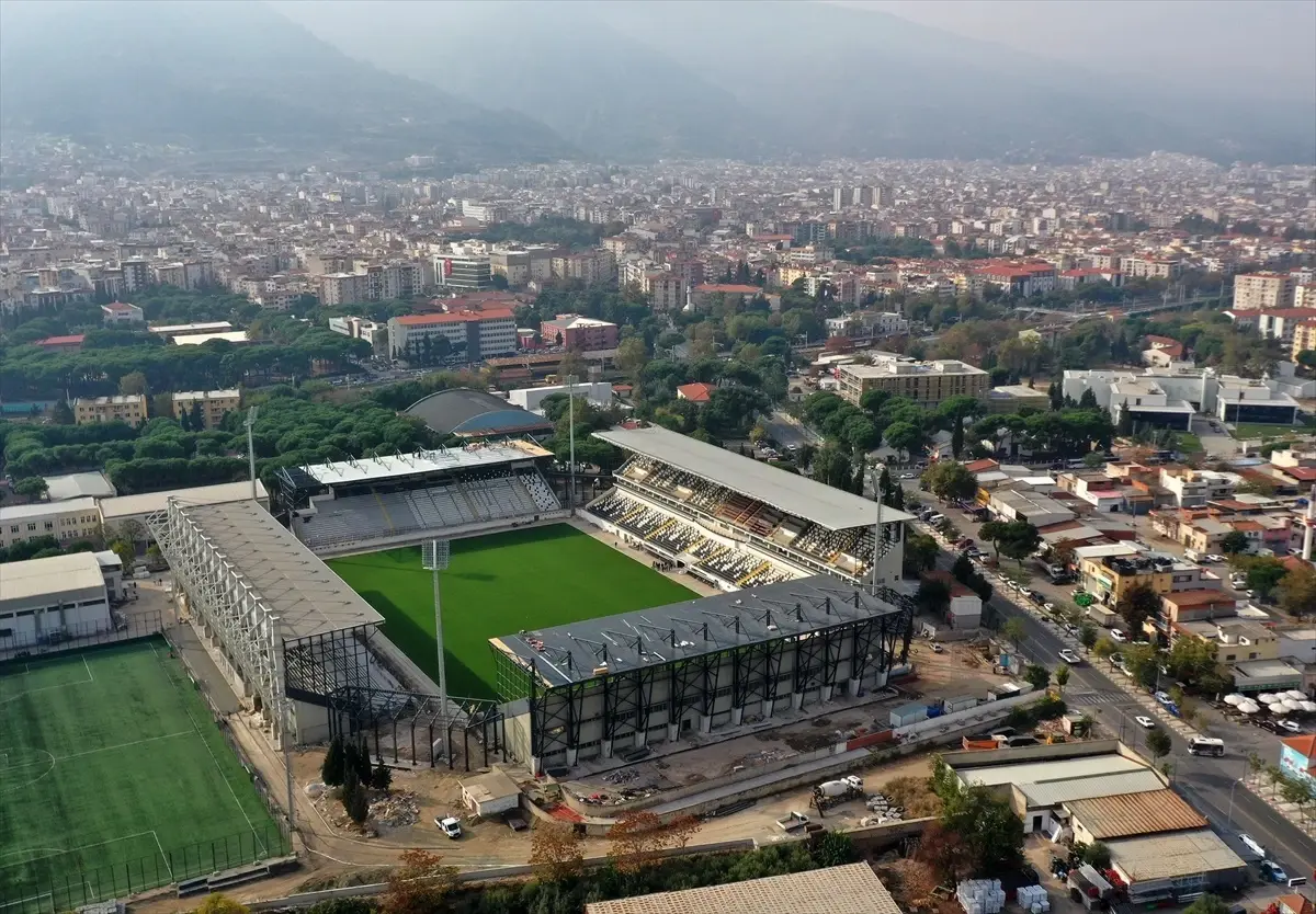 Manisa FK, iç saha maçlarını 19 Mayıs Stadı\'nda oynamayı planlıyor