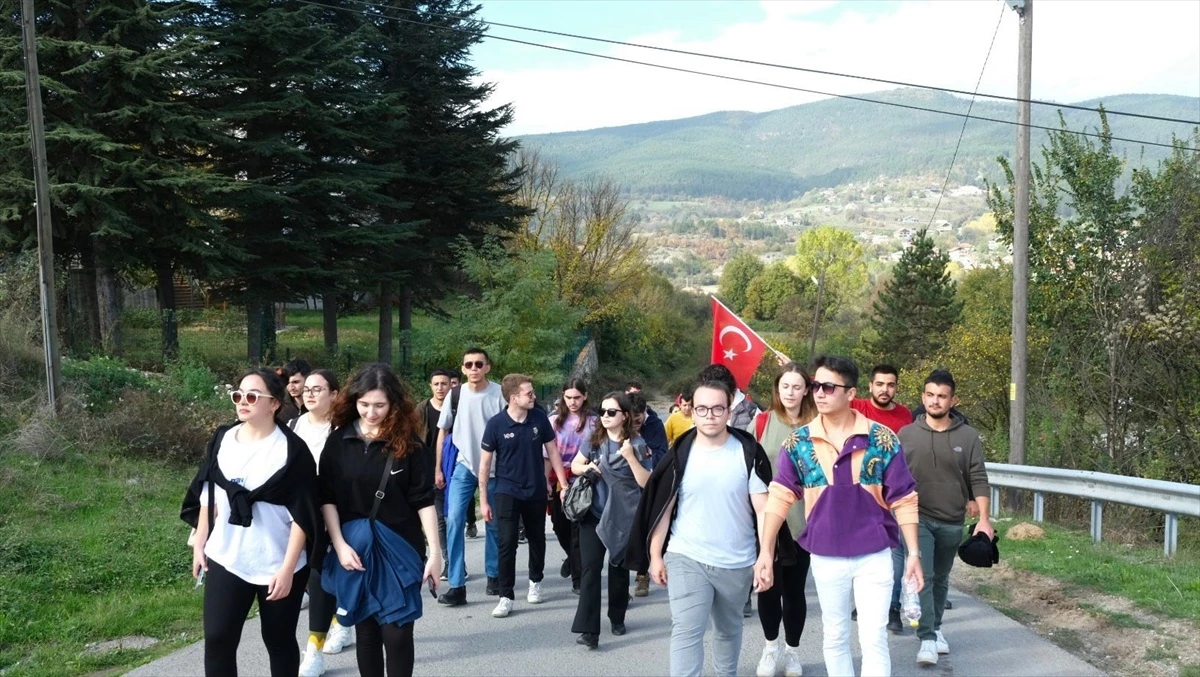 Bolu Abant İzzet Baysal Üniversitesi öğrencileri çevreyi temizledi