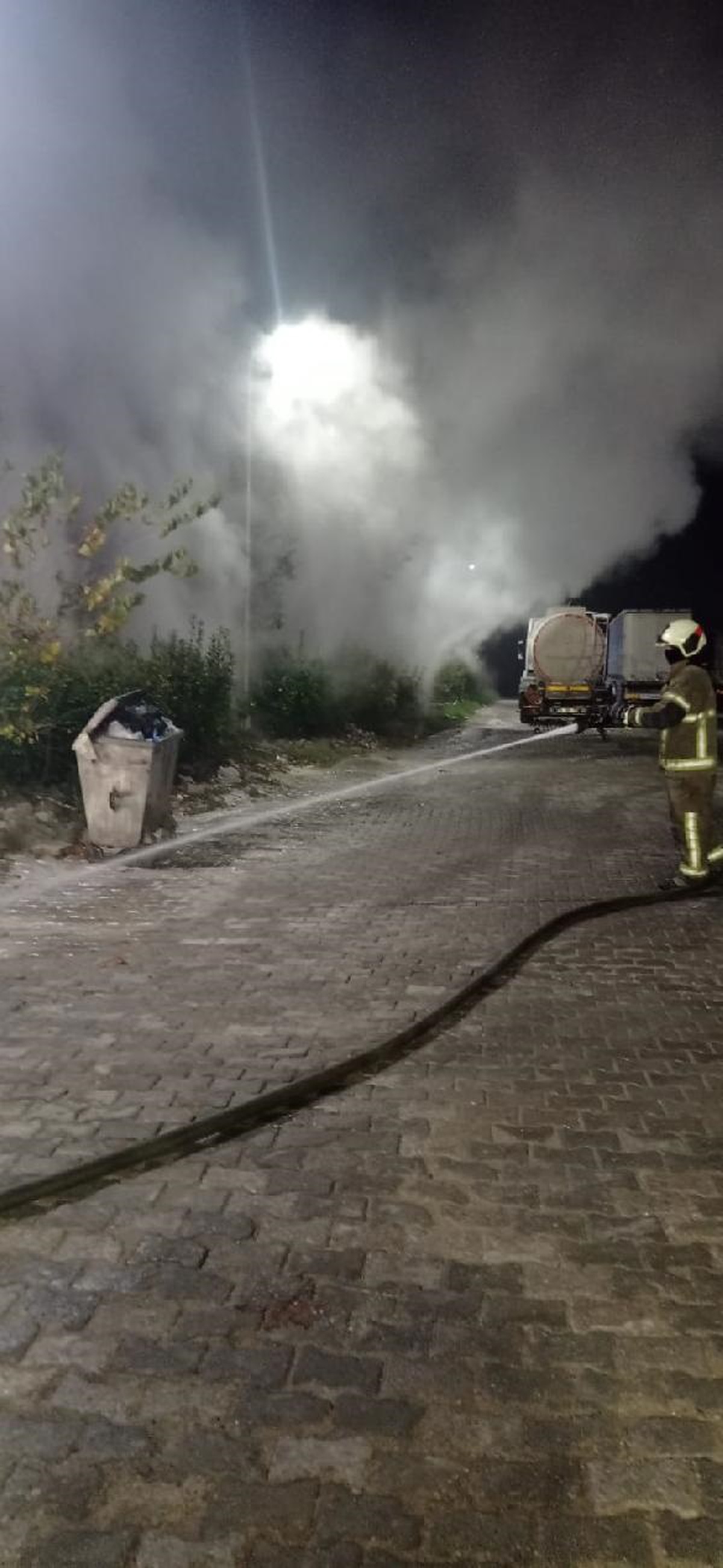 İnegöl\'de Park Halindeki Tankerden 25 Ton Hidrojen Gazı Sızdı