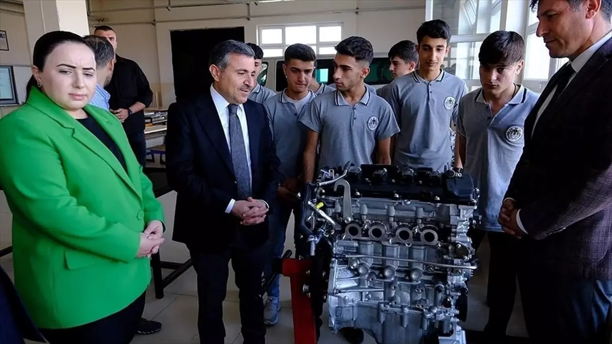 Şırnak Valisi Cevdet Atay, Cizre ilçesini ziyaret etti