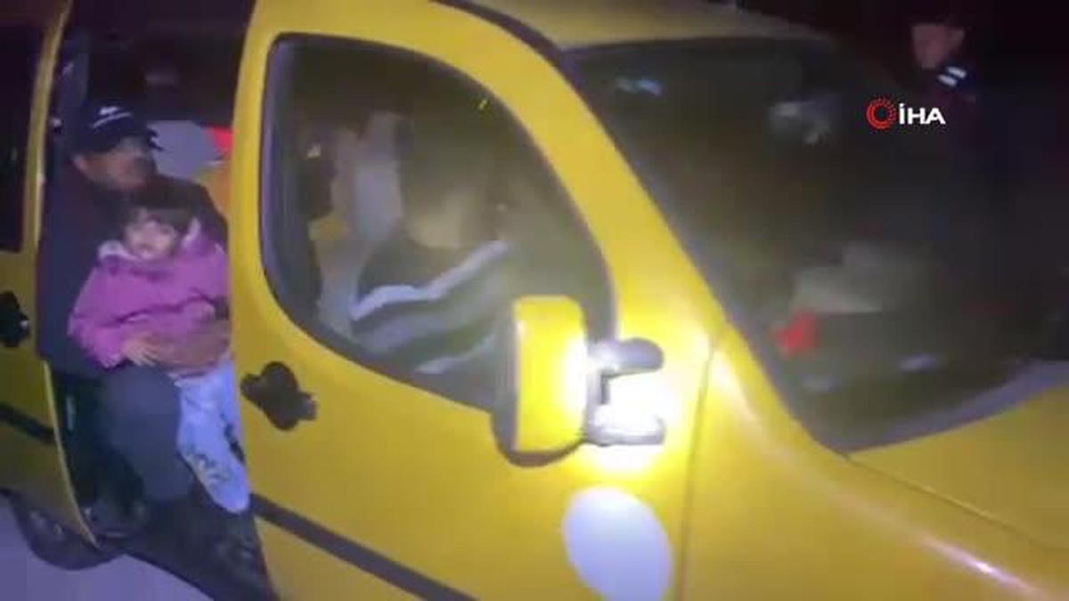 Çanakkale\'de 12 Afganistan uyruklu kaçak göçmen ve 1 organizatör yakalandı