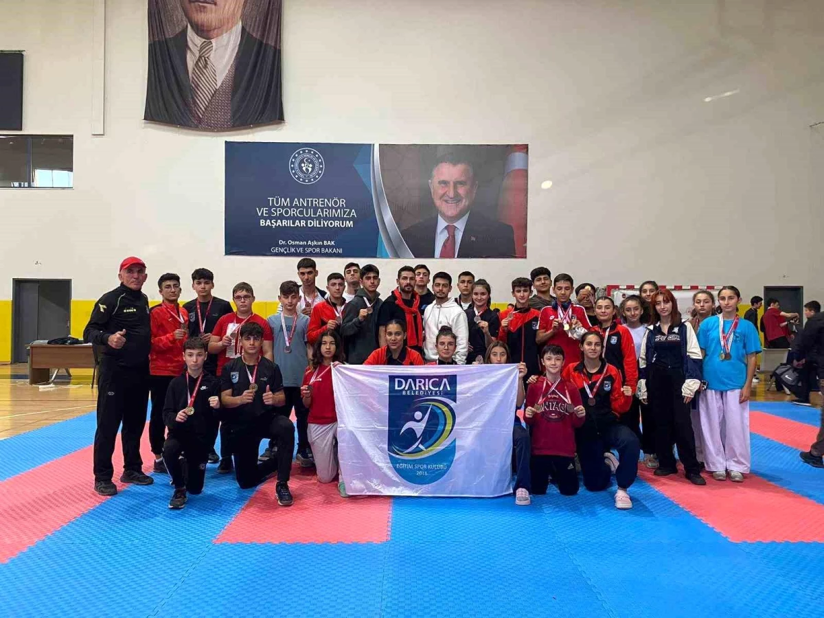 Darıca Belediyesi Eğitim ve Spor Kulübü, Kocaeli ve Bayburt\'ta düzenlenen turnuvalarda 68 madalya kazandı