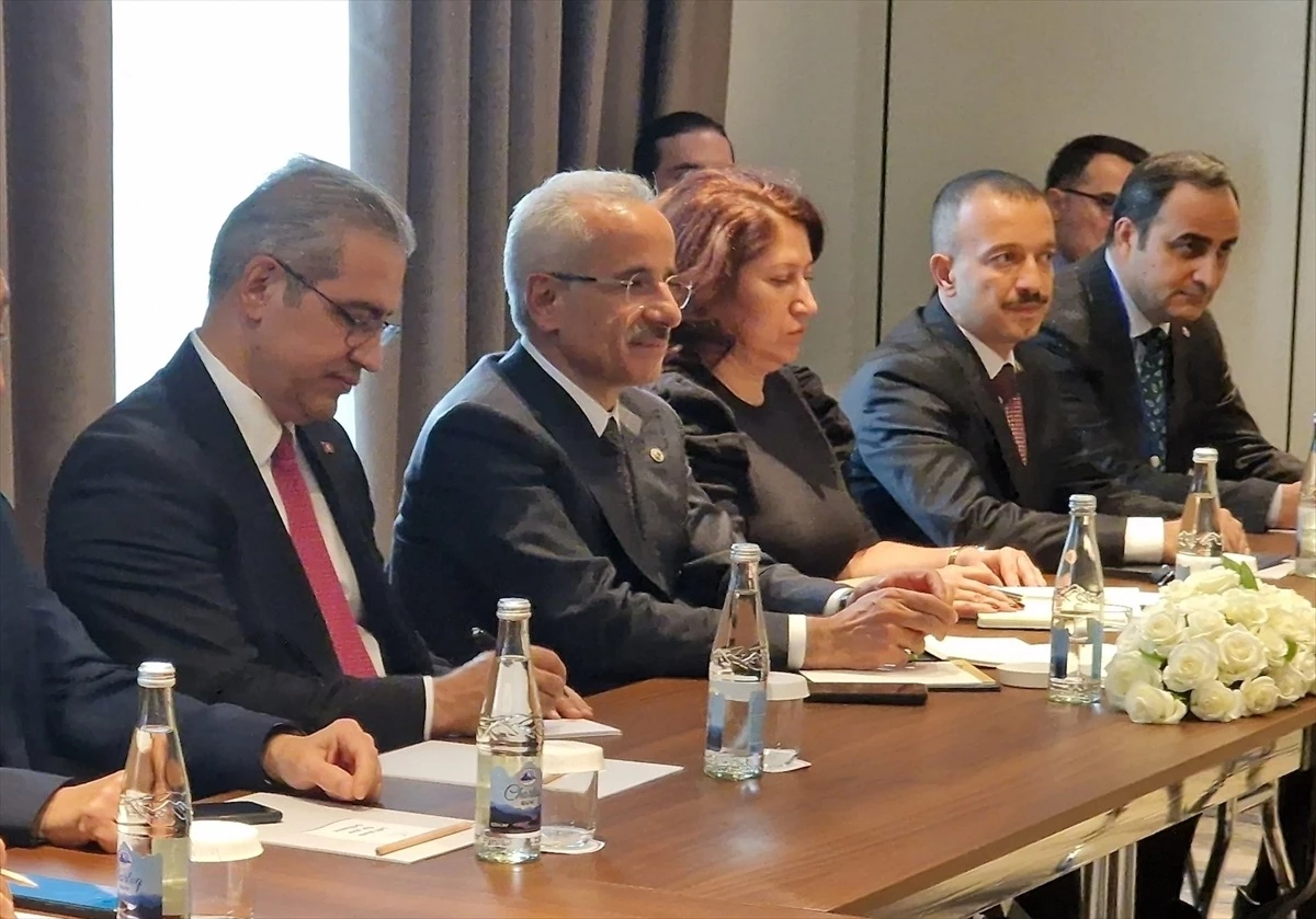 Türkiye ve Özbekistan arasında ulaştırma işbirliği görüşüldü