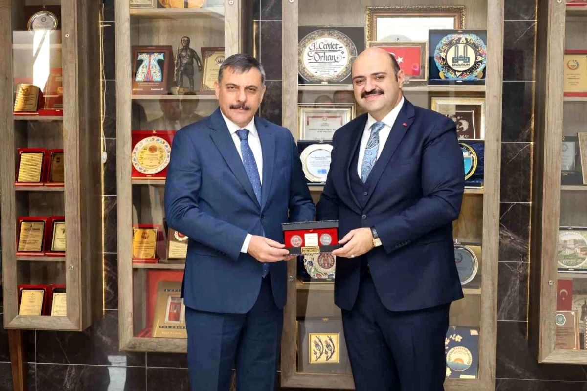 Erzurum Valisi Mustafa Çiftçi, Aziziye Belediye Başkanı Muhammet Cevdet Orhan\'ı ziyaret etti