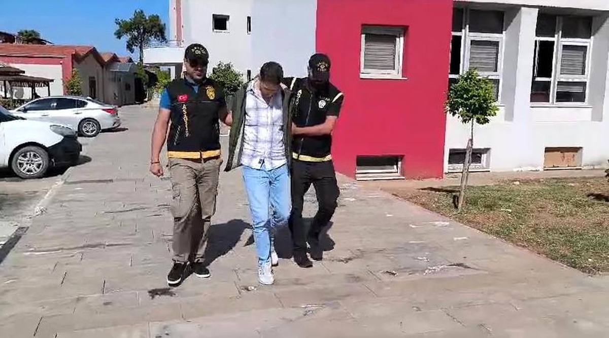 Adana\'da Ruhsatsız Silah Operasyonu: 3 Otomatik 60 Tabanca Ele Geçirildi, 57 Kişi Tutuklandı