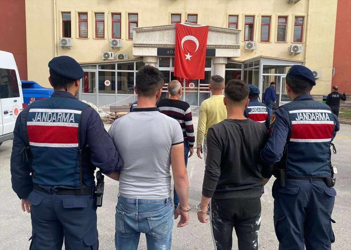 Afyonkarahisar\'da bıçaklı kavgada 4 şüpheli tutuklandı