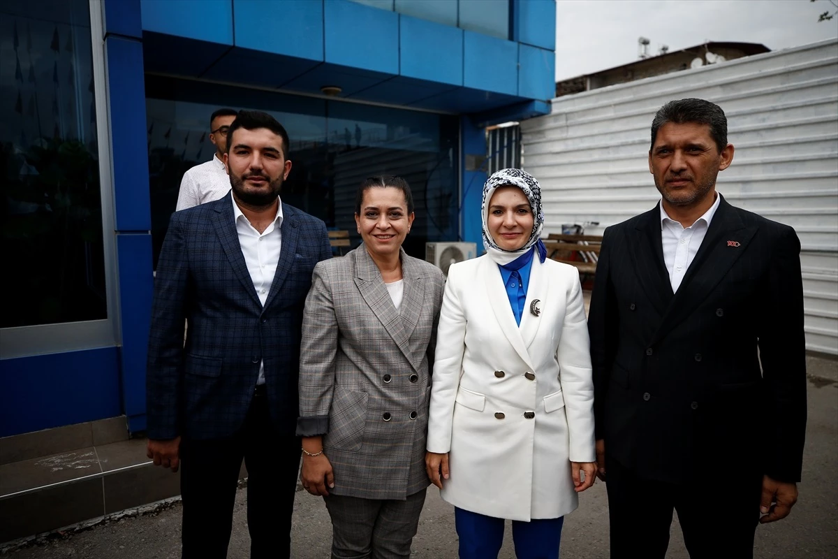 Aile ve Sosyal Hizmetler Bakanı Göktaş, Antalya\'da partililerle buluştu Açıklaması
