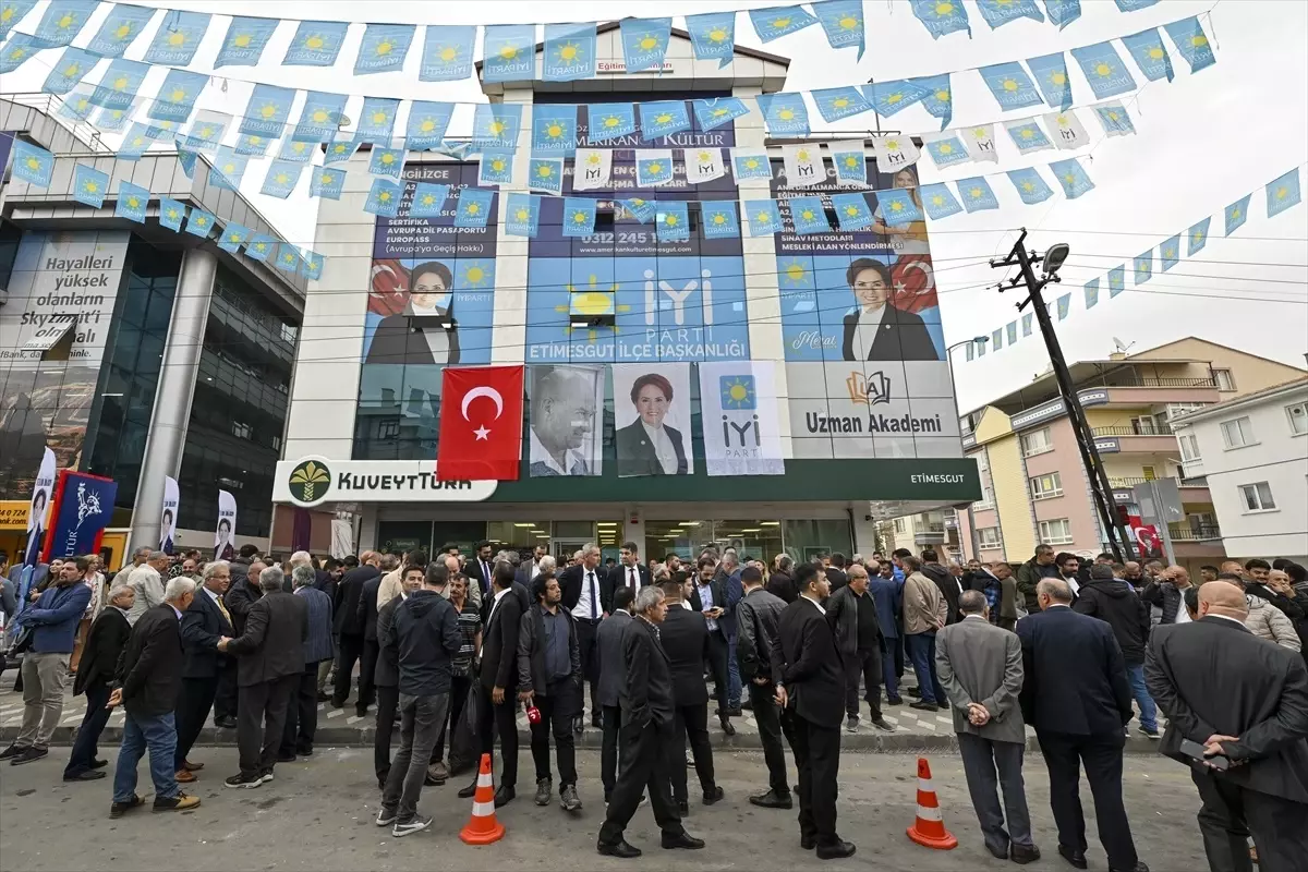 Meral Akşener: İYİ Parti olarak yerel seçimlere yalnız başımıza gireceğiz