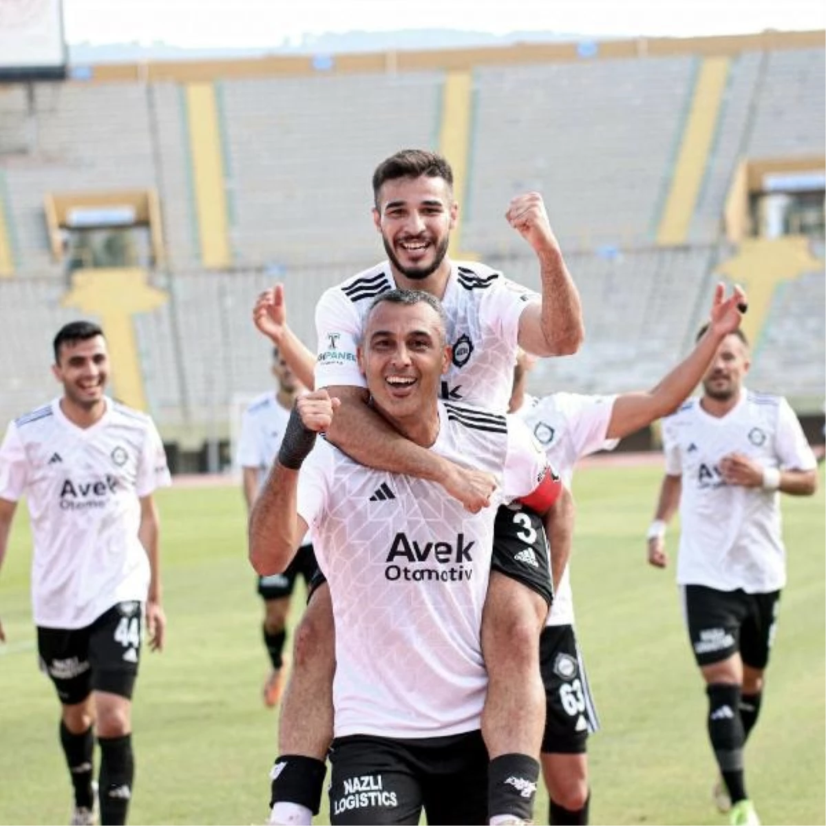 Altay\'ın 42 yaşındaki santrforu Murat Uluç, Ziraat Türkiye Kupası\'nda 2 gol attı