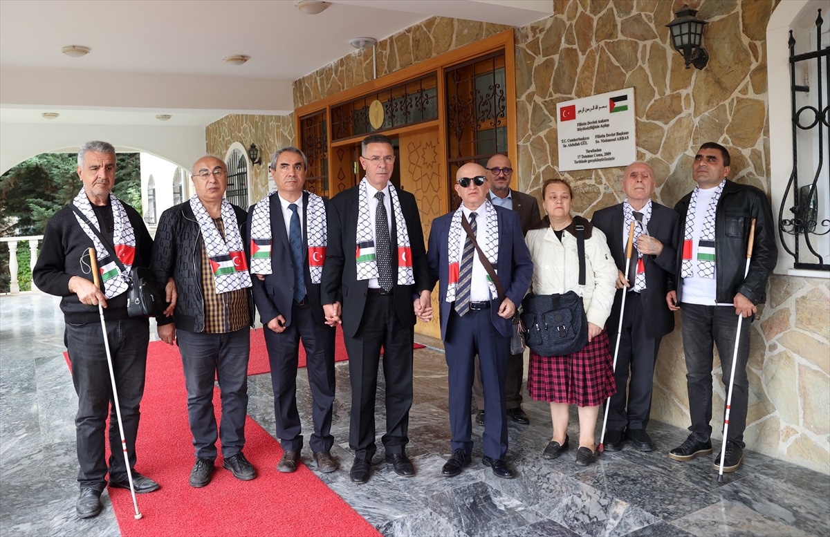 Altınokta Körler Derneği Üyeleri Filistin Büyükelçisini Ziyaret Etti
