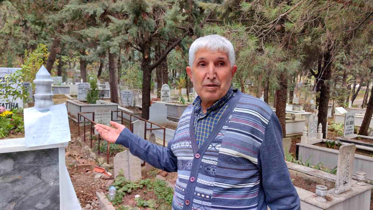 Baba Mezarından Çiçekler Çalındı, Kadın Tepki Gösterdi