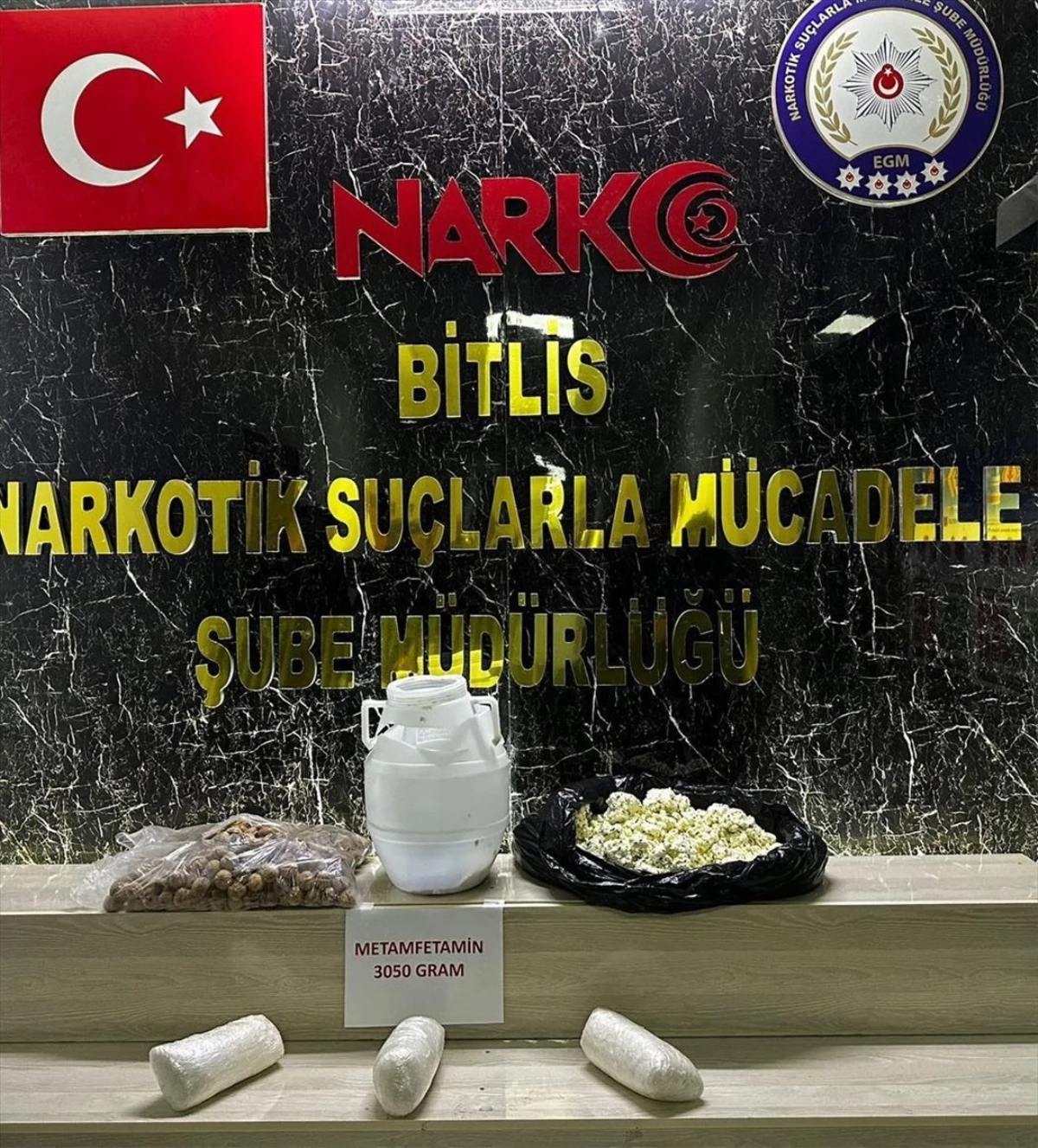 Bitlis\'te 3 Kilo 50 Gram Metamfetamin Ele Geçirildi