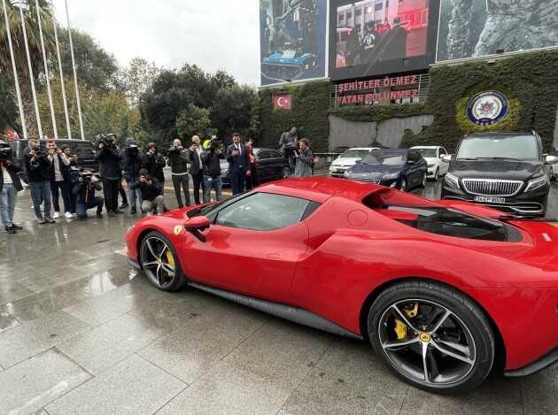 Dilan Polat ve Engin Polat çiftinin lüks araçları emniyete 'DP' plakalı çekiciyle getirildi