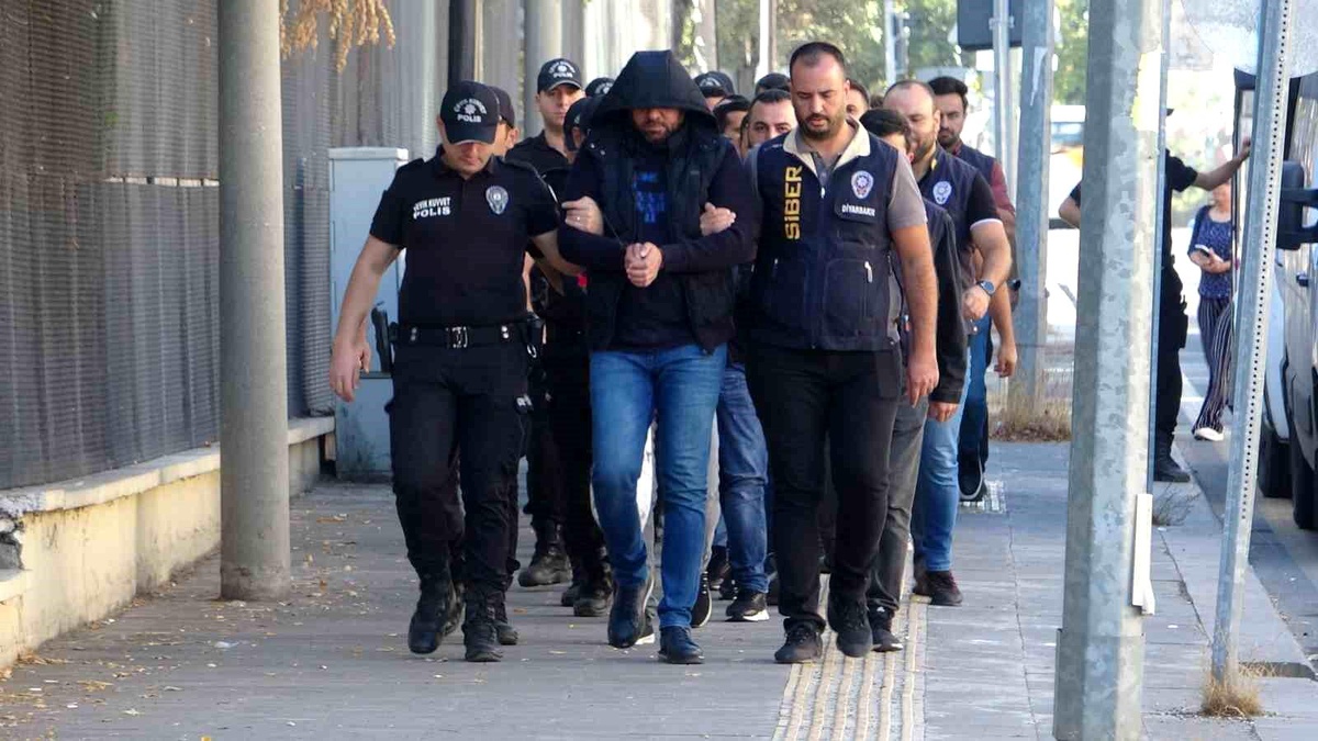 Diyarbakır\'da Siber Suç Operasyonu: 16 Şüpheli Tutuklandı