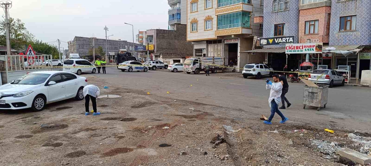 Diyarbakır\'da telefonda başlayan tartışma silahlı kavgaya dönüştü: 4 yaralı