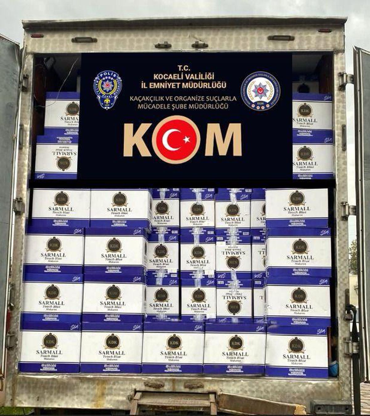 Kocaeli Kuzey Marmara Otoyolu\'nda 8 Milyon 300 Bin Adet Gümrük Kaçağı Makaron Ele Geçirildi