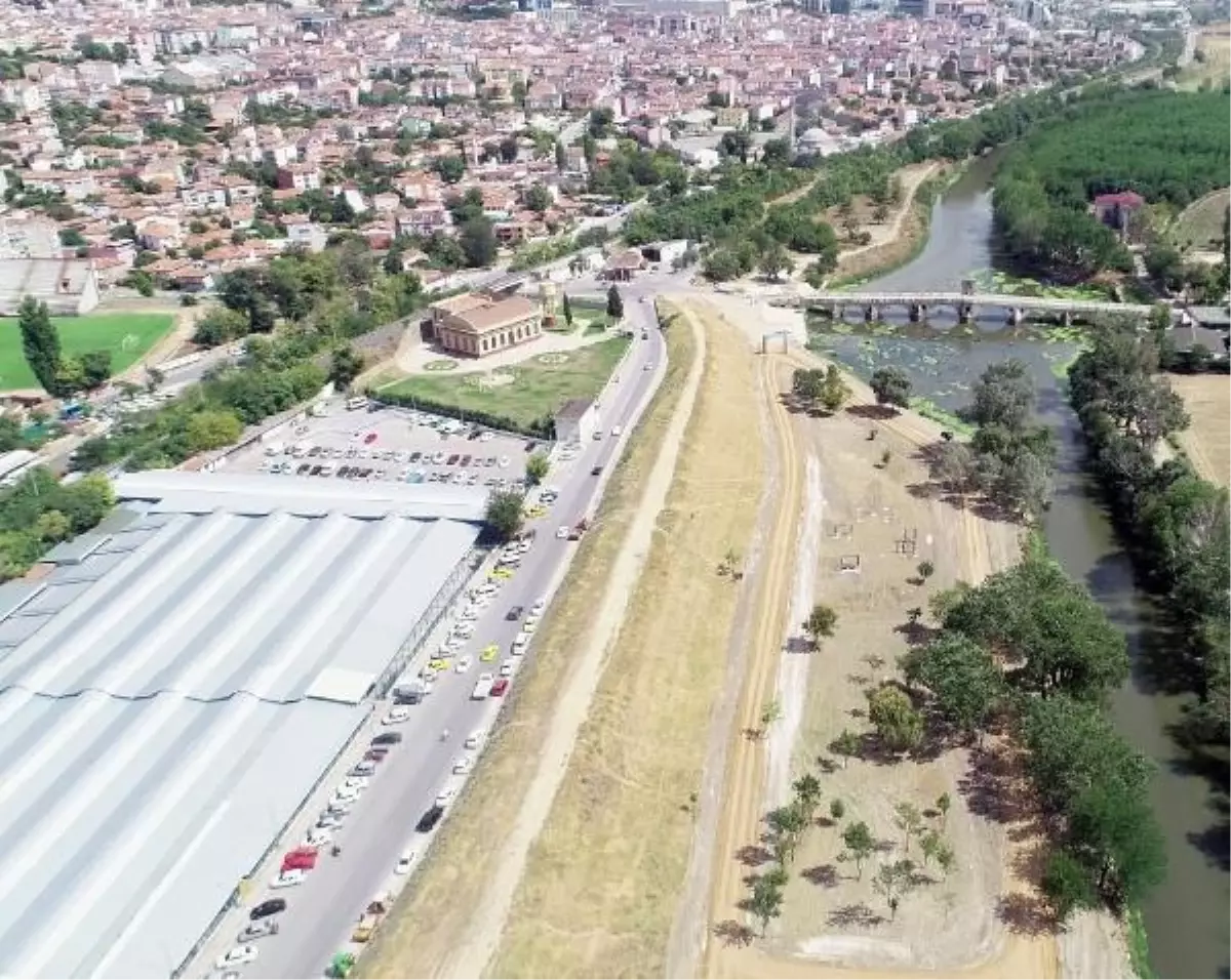 Edirne Belediye Başkanı Pazartesi Pazarı\'nı satmaktan vazgeçti