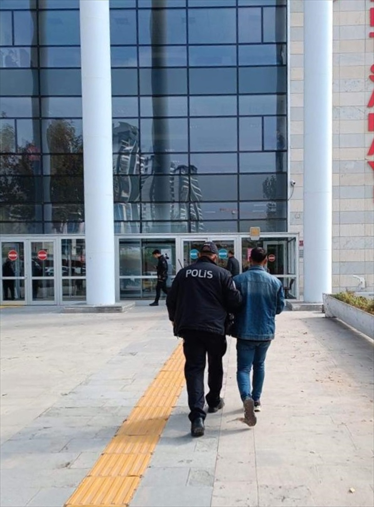 Elazığ\'da 21 yıl kesinleşmiş hapis cezası bulunan firari hükümlü yakalandı