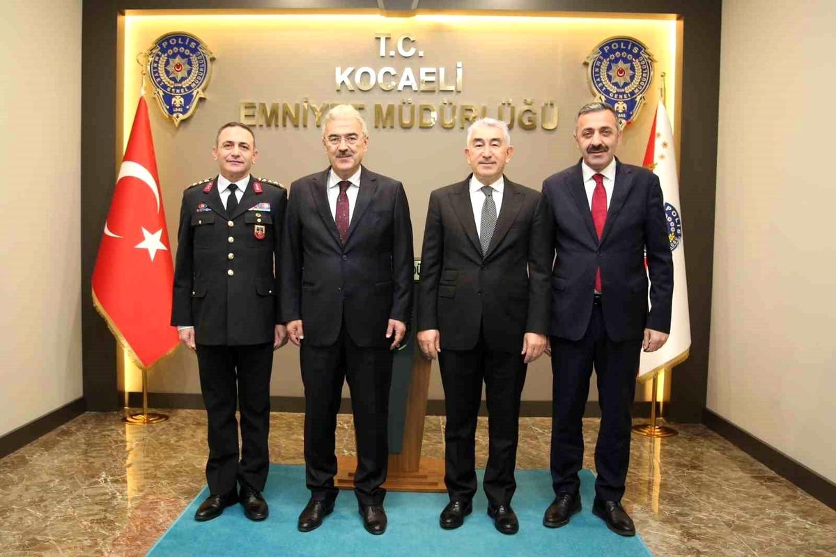 Emniyet Genel Müdürü Kocaeli Emniyet Müdürlüğü\'nü ziyaret etti