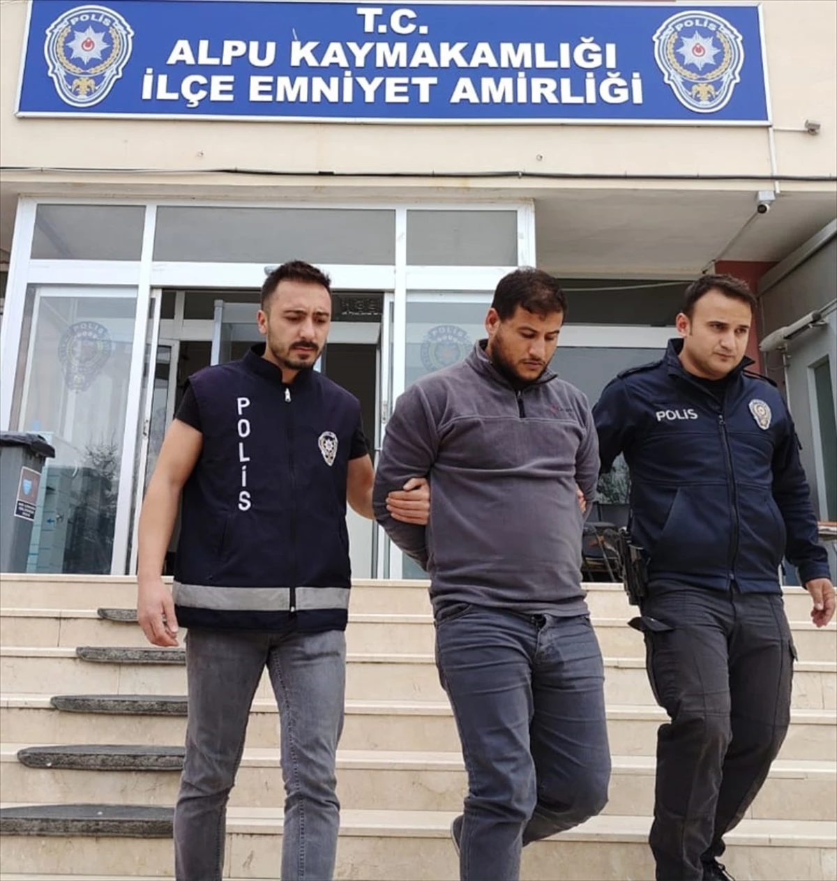 Eskişehir\'de Kamu Görevlisi Rolüyle Dolandırıcılık Yapan Şüpheli Tutuklandı