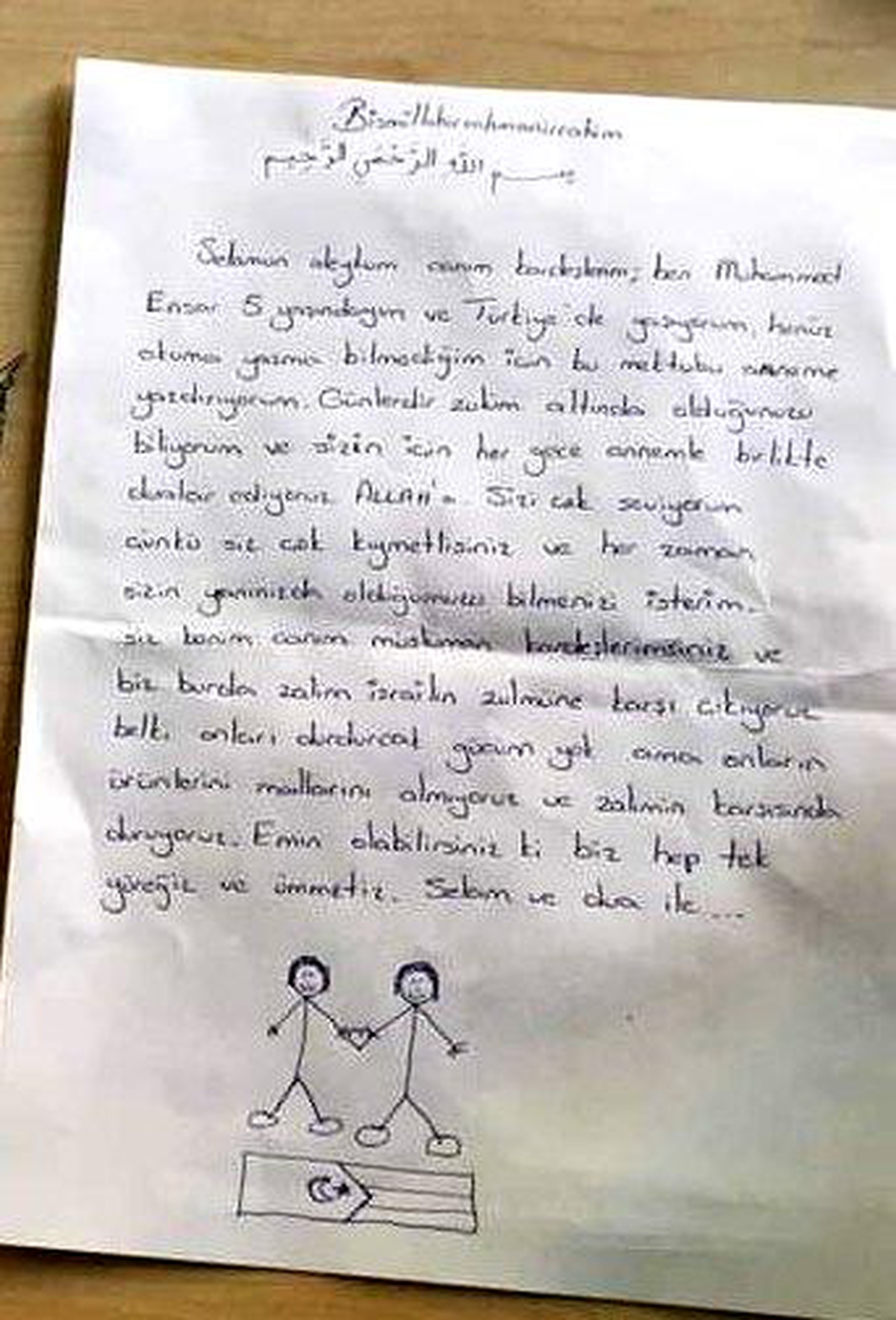 5 yaşındaki Muhammed Ensar, Gazze\'deki Müslüman kardeşlerine destek için mektup yazdı