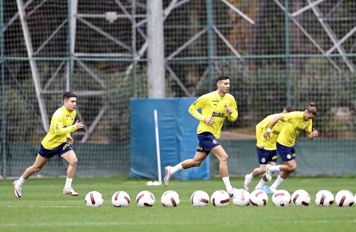 Fenerbahçe, Trabzonspor maçı hazırlıklarına devam ediyor