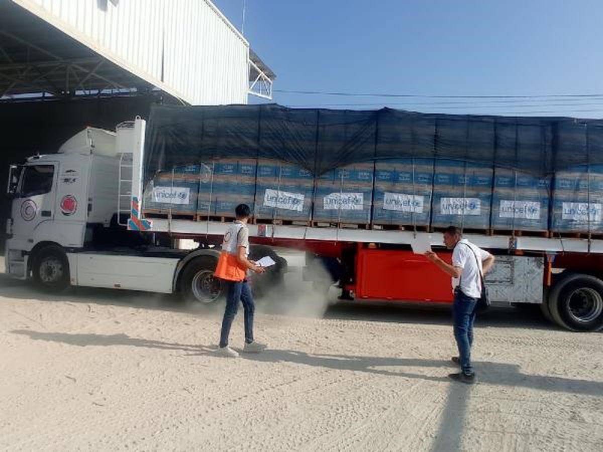 Filistin Kızılayı\'na 55 kamyon daha yardım malzemesi teslim edildi