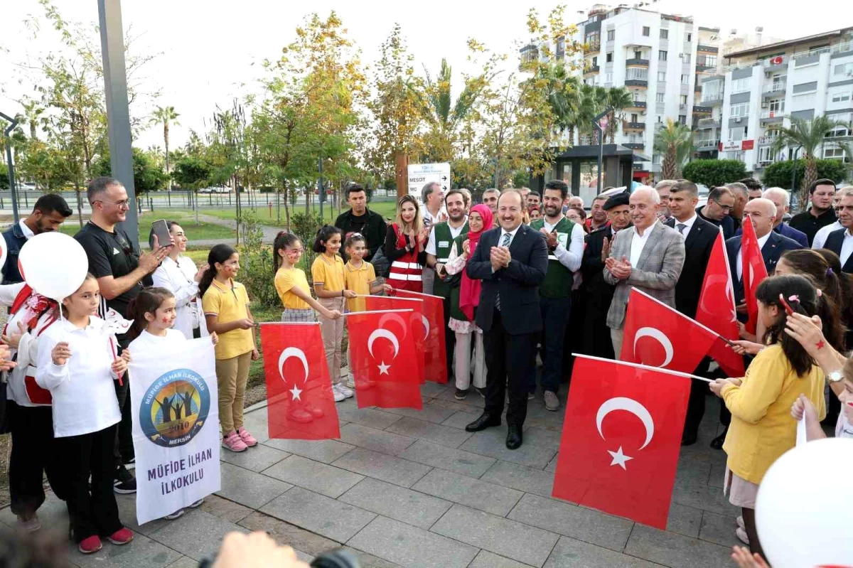 Akdeniz Belediye Başkanı Mustafa Gültak: Türk Kızılayı dünyanın dört bir yanına yardıma koşuyor