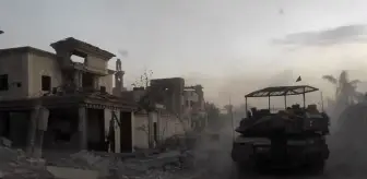 Hamas, İsrail ordusuna ait tank ve araçları imha etti