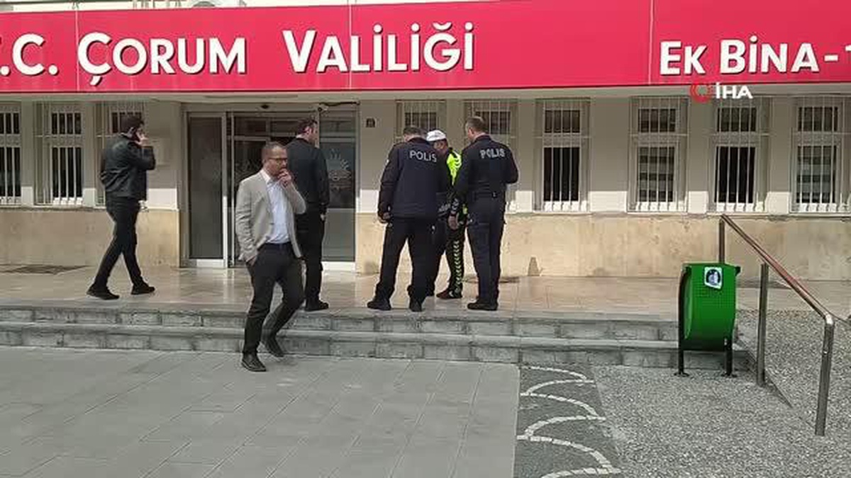 Çorum\'da Husumetli İki Kişi Silahlı Saldırı Gerçekleştirdi