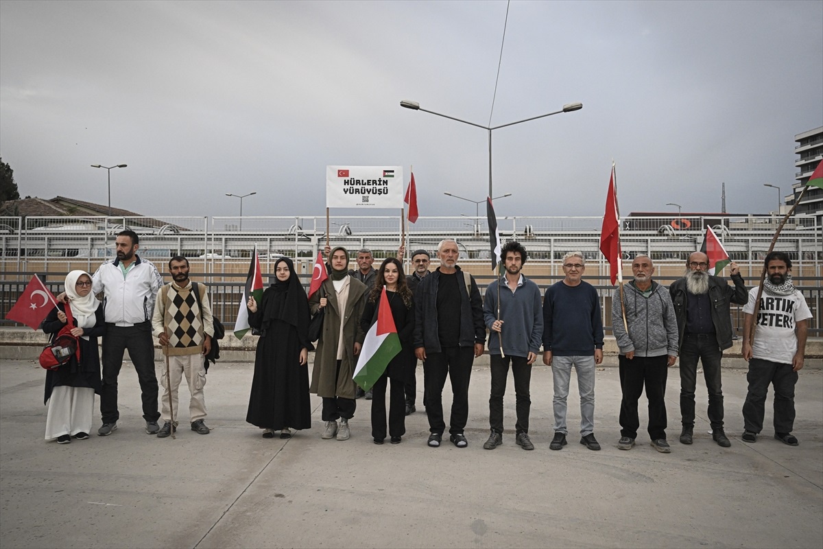 İstanbul\'dan Gazze\'ye Yürüyüş Başlatan Grup Ankara\'ya Ulaştı